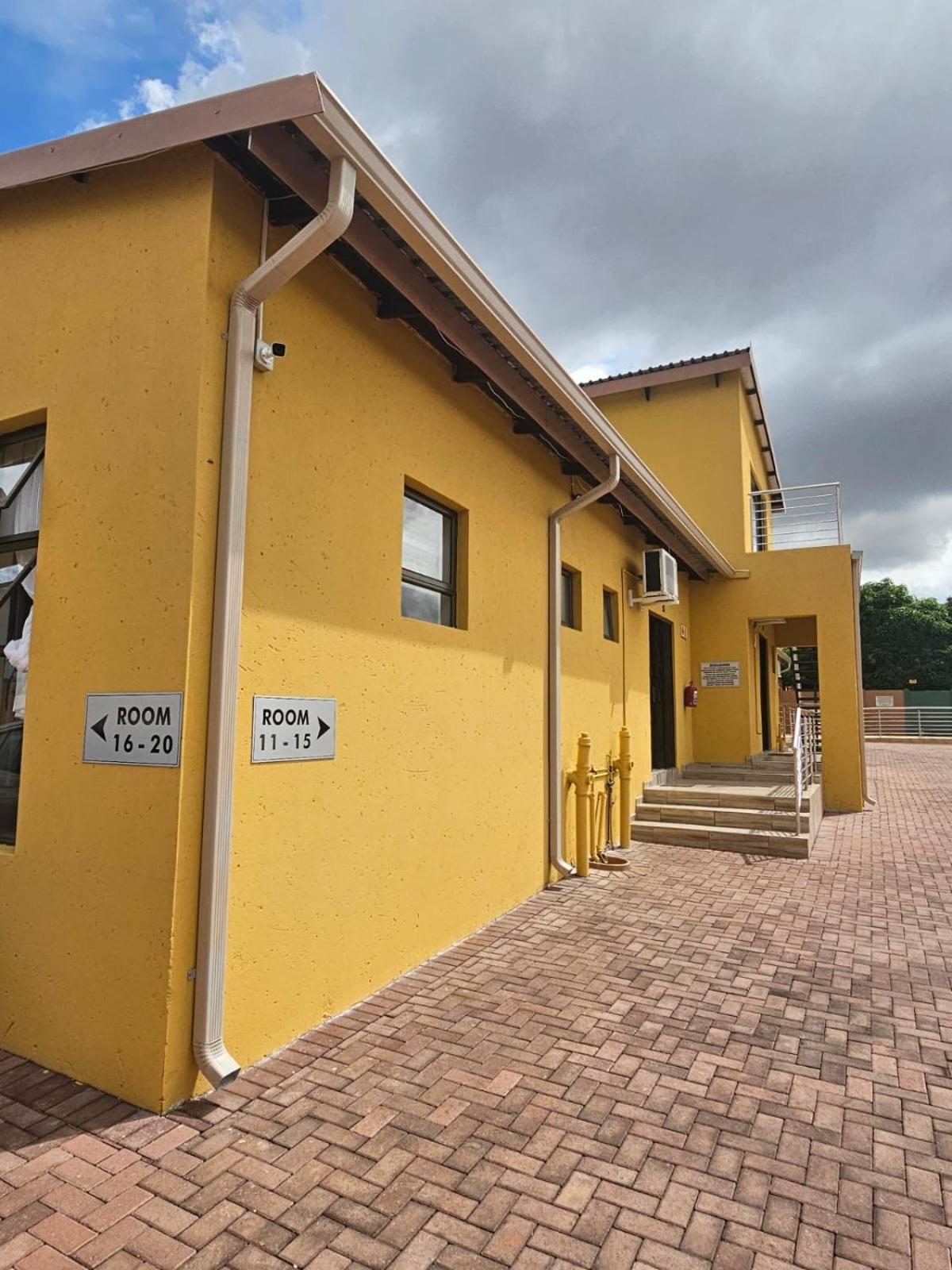 Divine Guest Lodge Rustenburg Exterior foto