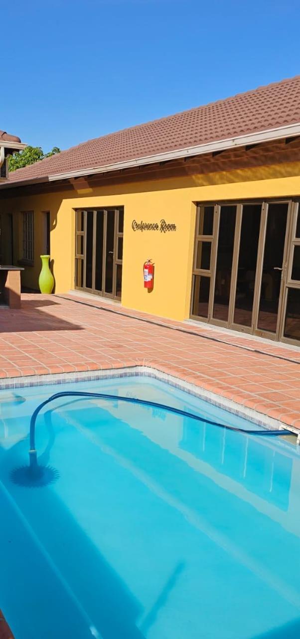 Divine Guest Lodge Rustenburg Exterior foto