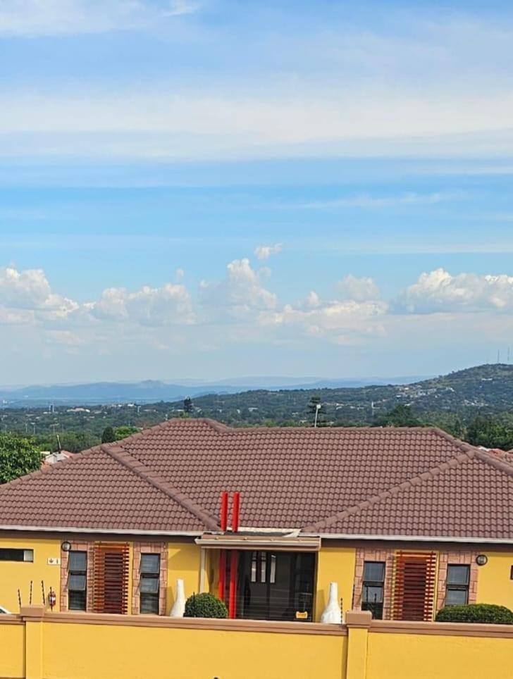 Divine Guest Lodge Rustenburg Exterior foto