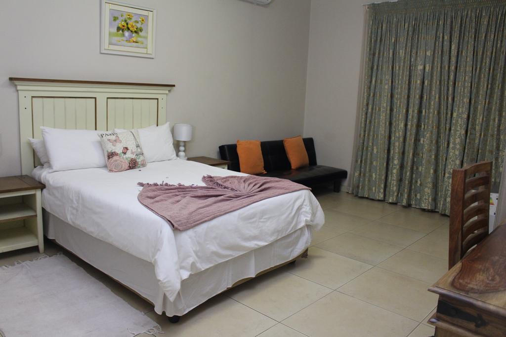Divine Guest Lodge Rustenburg Cameră foto