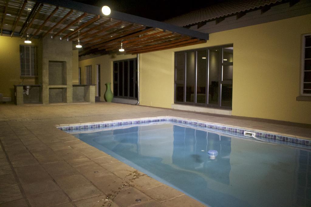 Divine Guest Lodge Rustenburg Exterior foto
